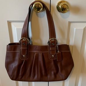 Cute Coach factory bag in excellent condition.